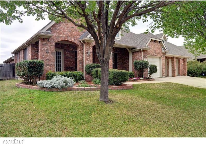 1303 Bramble Ln - Photo 2 of 23