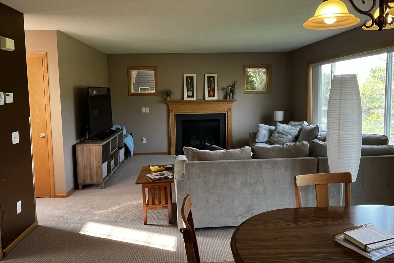 713 Brook Cir W - Photo 2 of 16