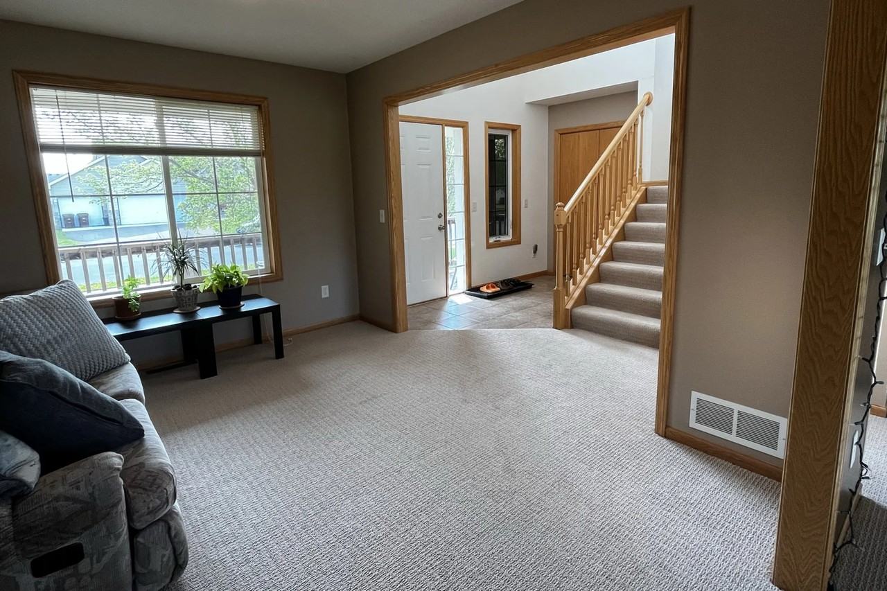 713 Brook Cir W - Photo 3 of 16