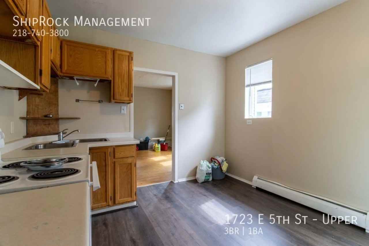 1723 E 5th St Uppr - Photo 3 of 15