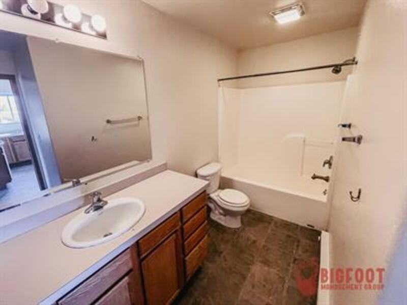 800 E Main St - Photo 3 of 10