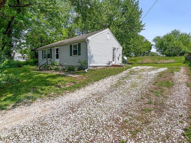 4339 N Olive St - Photo 2 of 17