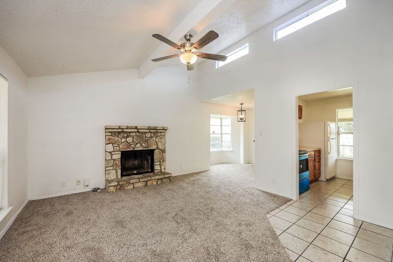 11302 Previn St - Photo 3 of 18