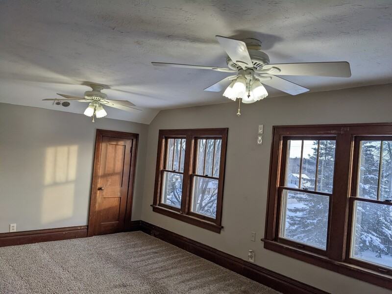 707 W Lincoln Ave - Photo 3 of 6