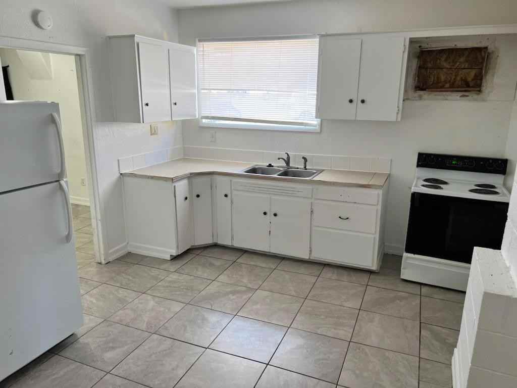 2045 E 4th St - Photo 4 of 11