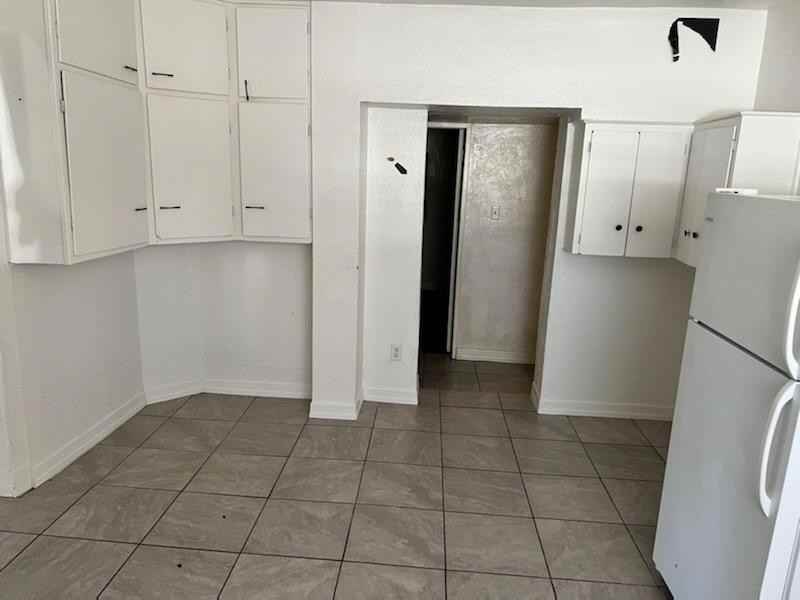 2045 E 4th St - Photo 5 of 11