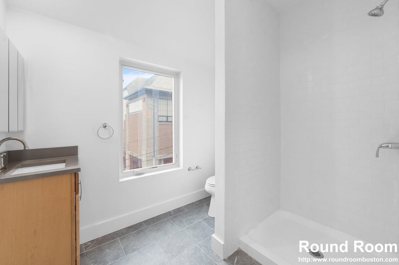 143 Prospect St #1 - Photo 5 of 14