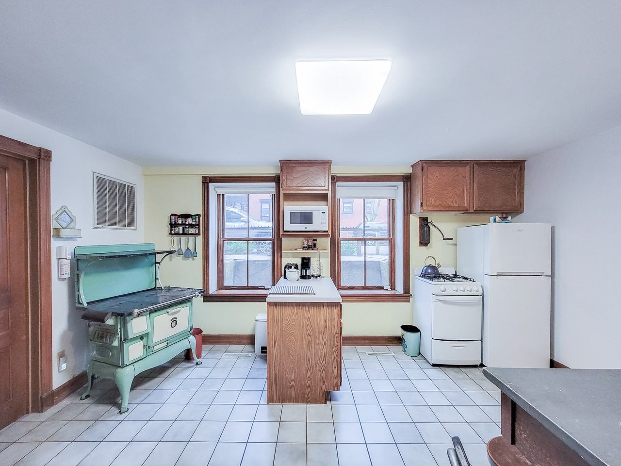 2101 N Clifton Ave #G - Photo 6 of 21