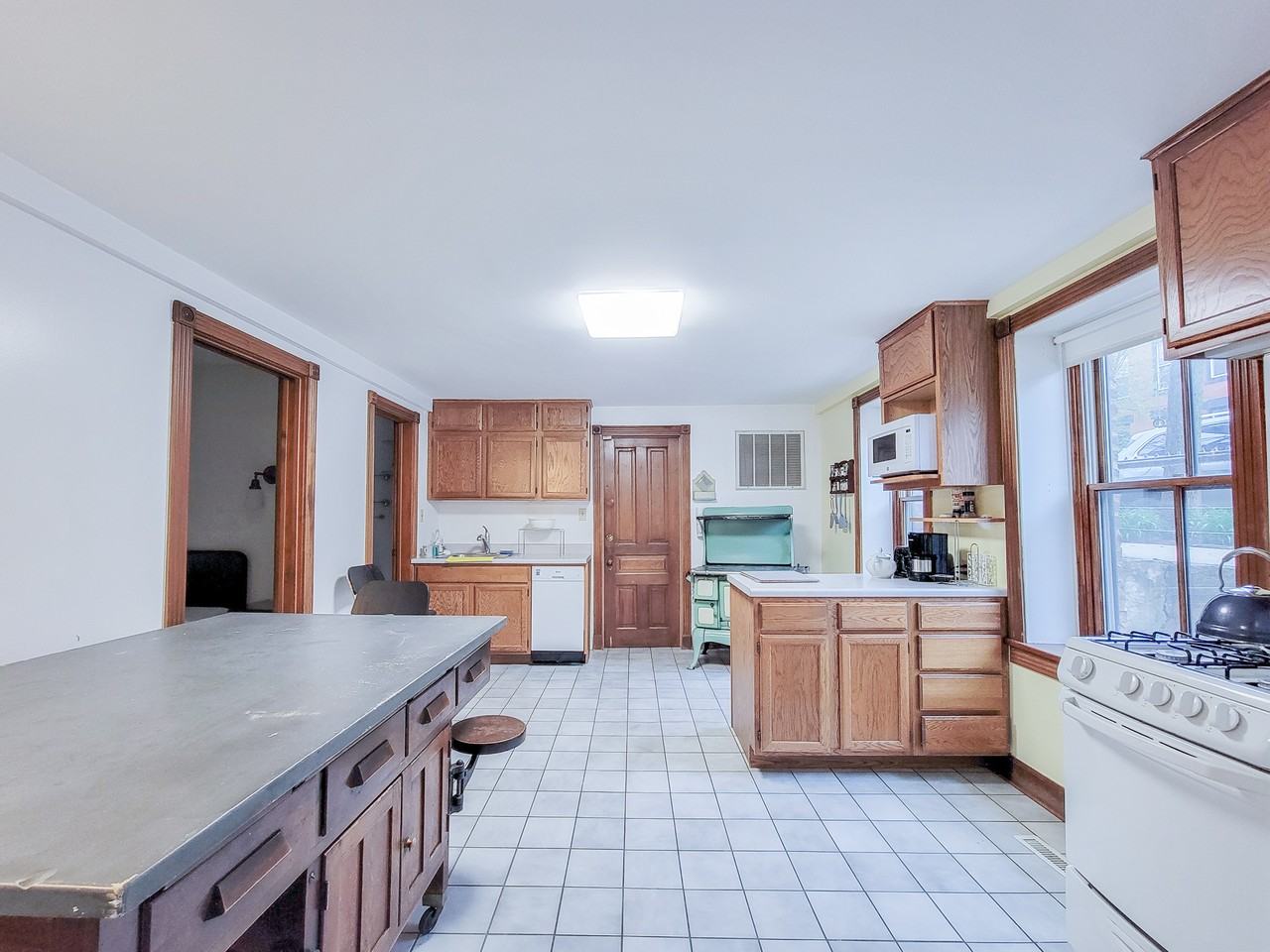 2101 N Clifton Ave #G - Photo 7 of 21