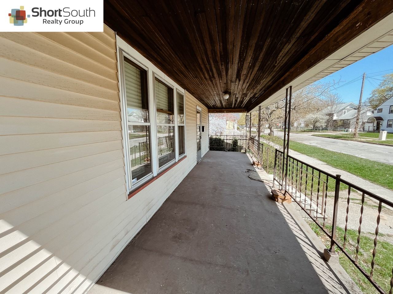 150 Catherine Ave - Photo 2 of 10