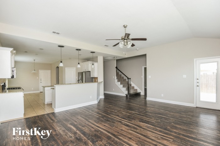 5736 Diamond Valley Dr - Photo 2 of 15