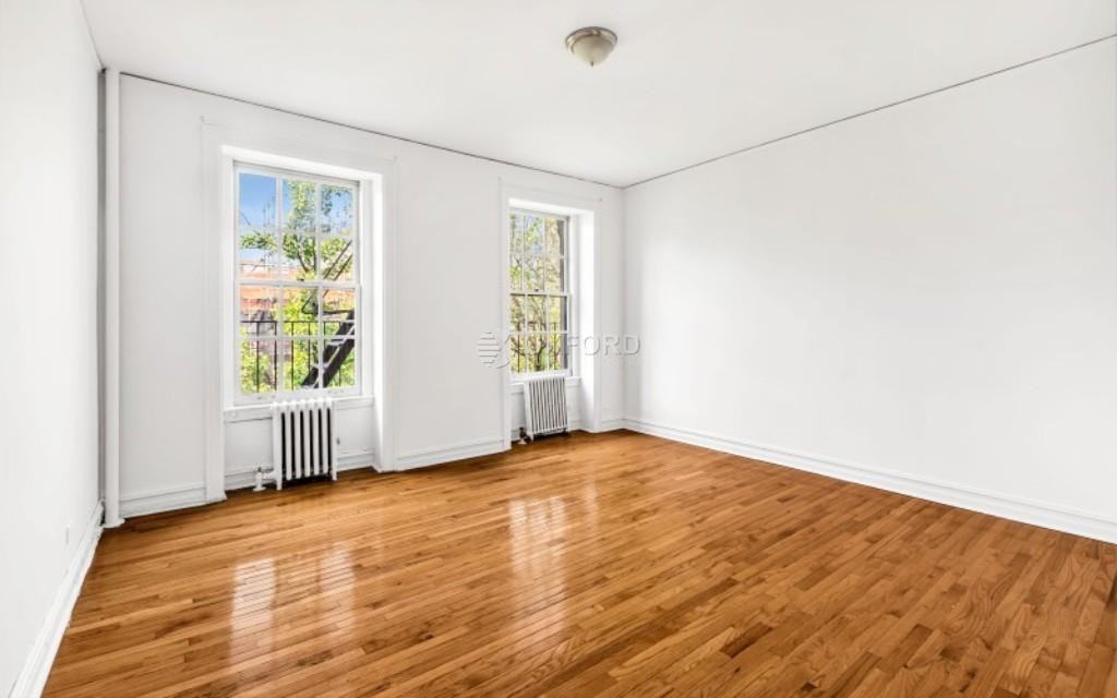 80 1/2-82 Jane Street #4A - Photo 3 of 5