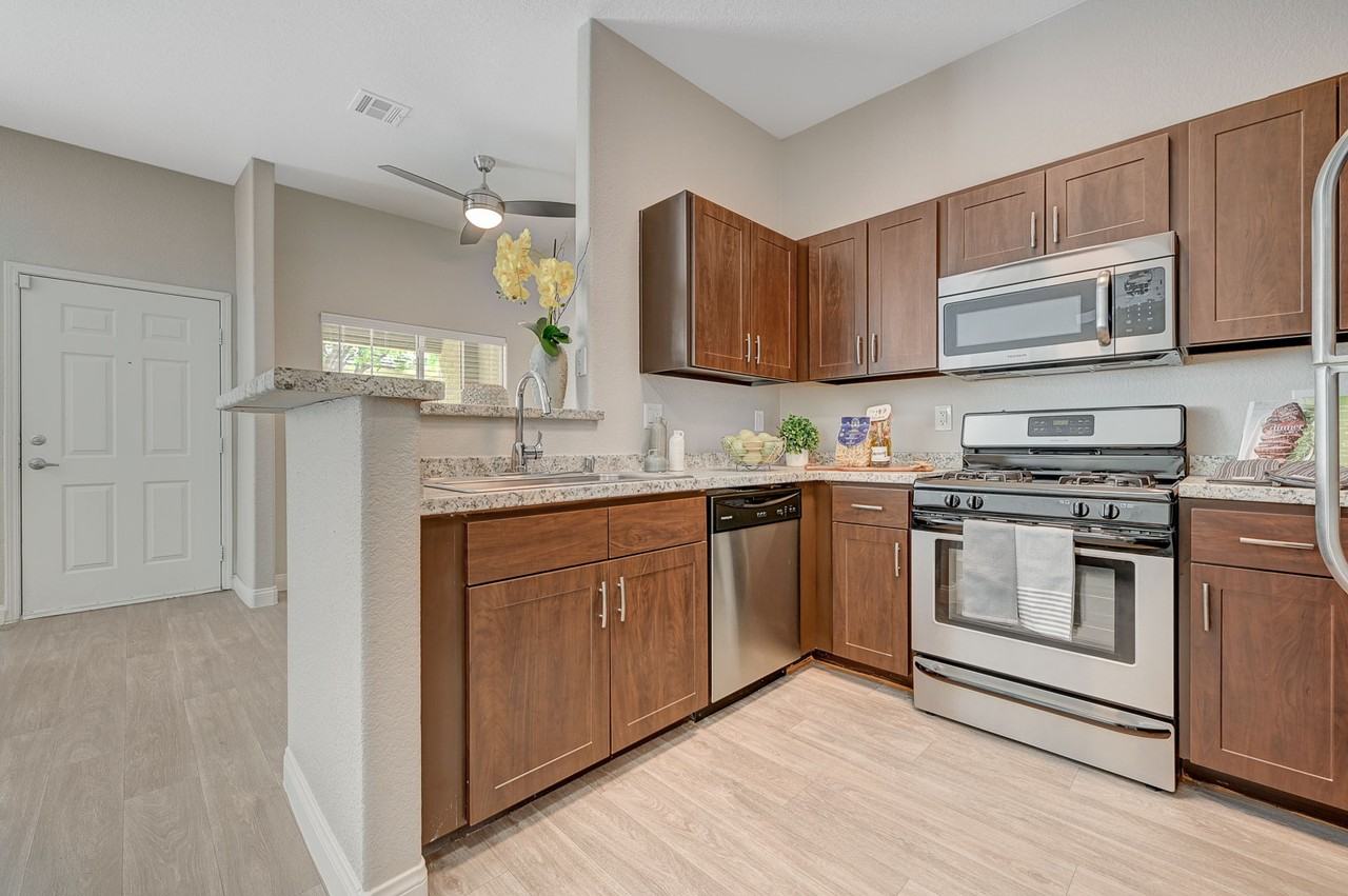 Red Rock Villas - Photo 5 of 49