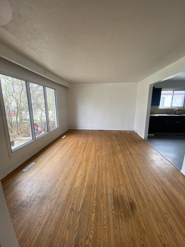 1448 Pritchard Ave, Winnipeg, MB R2X 0H5, CAN 3 bedroom House Rental