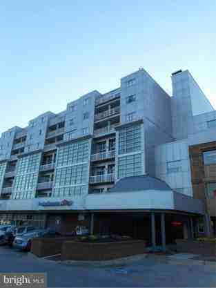 2702 Lighthouse Pt E #715