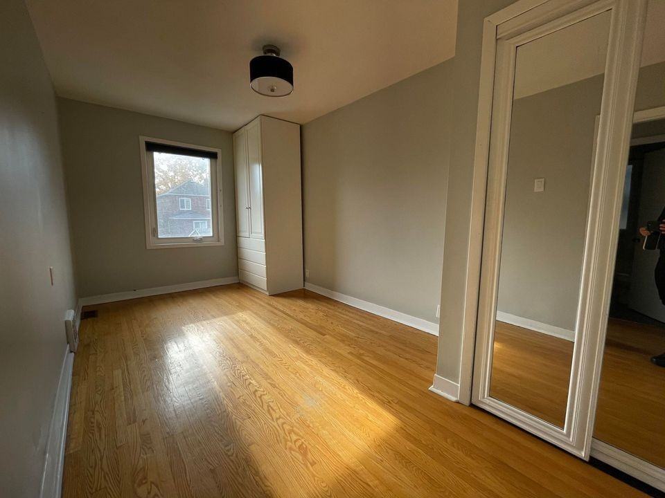129 Essex Street #MAIN - Photo 2 of 8