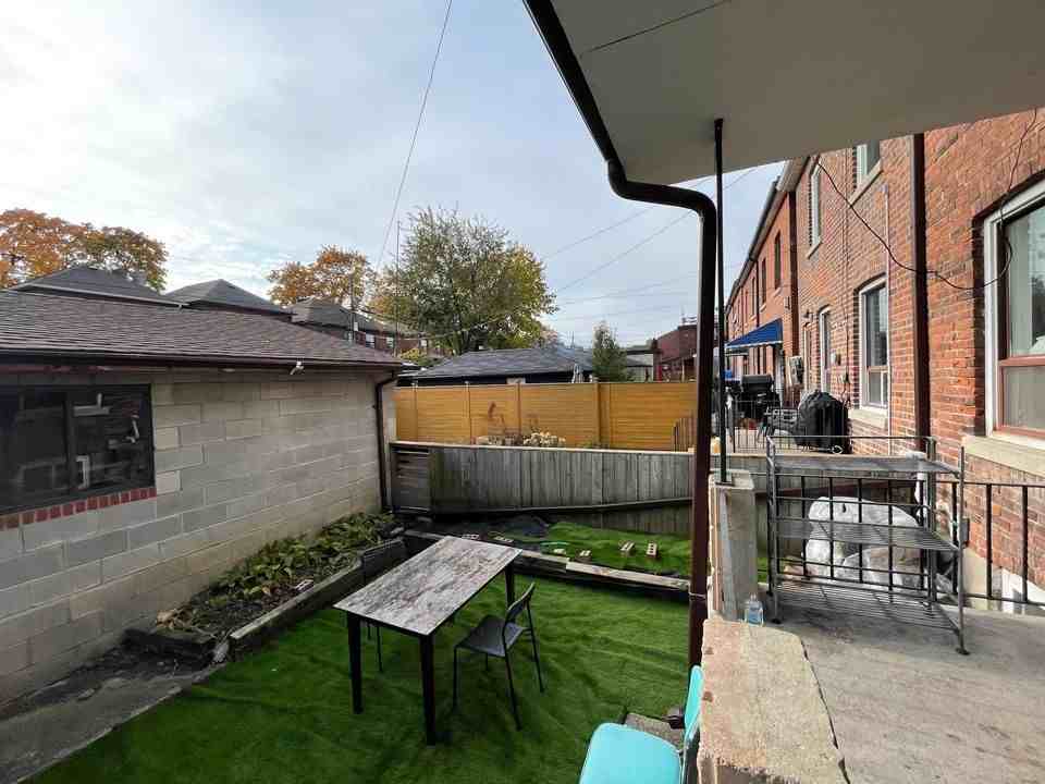 129 Essex Street #MAIN - Photo 6 of 8