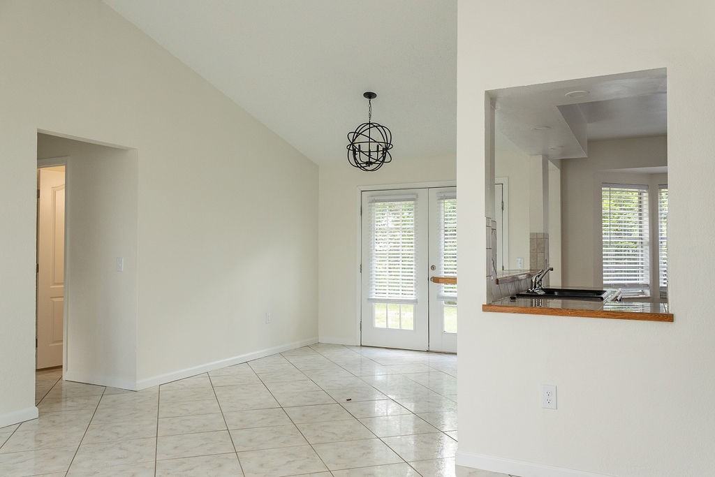 2254 Matthew Cir #1 - Photo 2 of 10