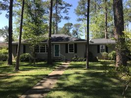 featured image of 1031 Summit Dr #1