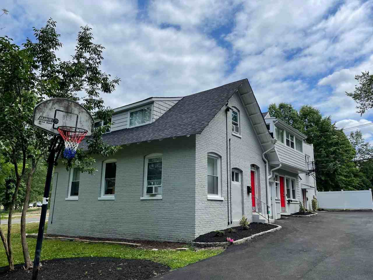 423 Plainfield Ave #5 - Photo 3 of 4