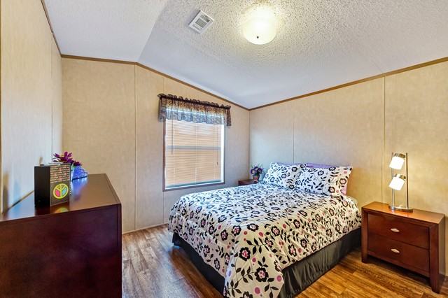 3213 N Bolton St #3213BOLTON - Photo 2 of 4