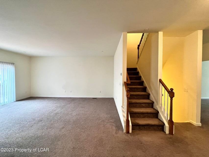 108 Samantha Ln - Photo 3 of 28