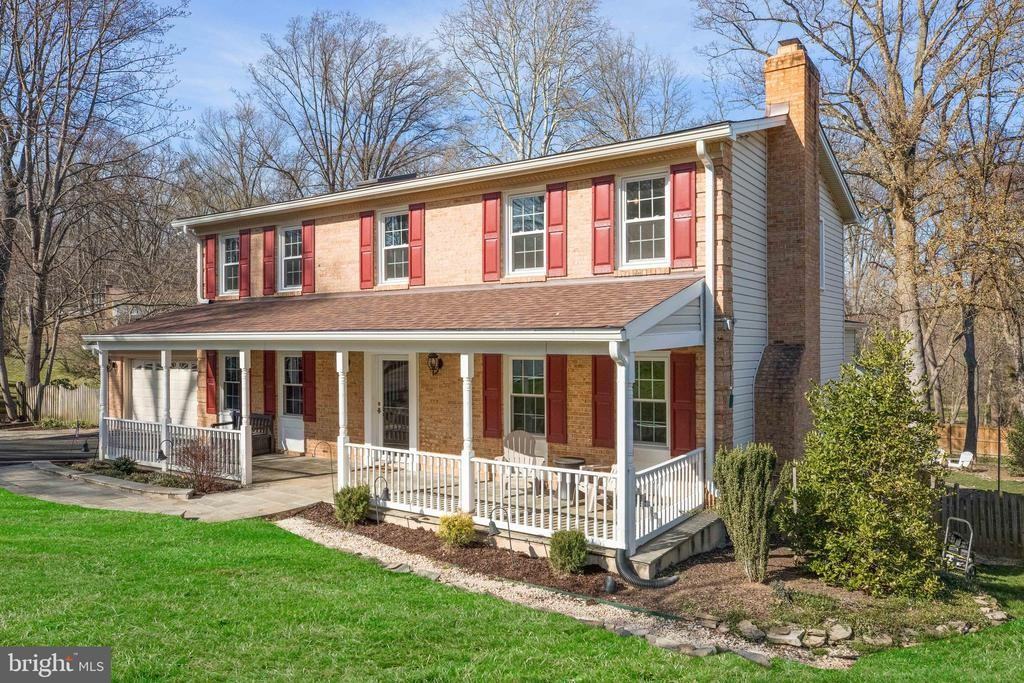 9810 Bridleridge Ct - Photo 3 of 45