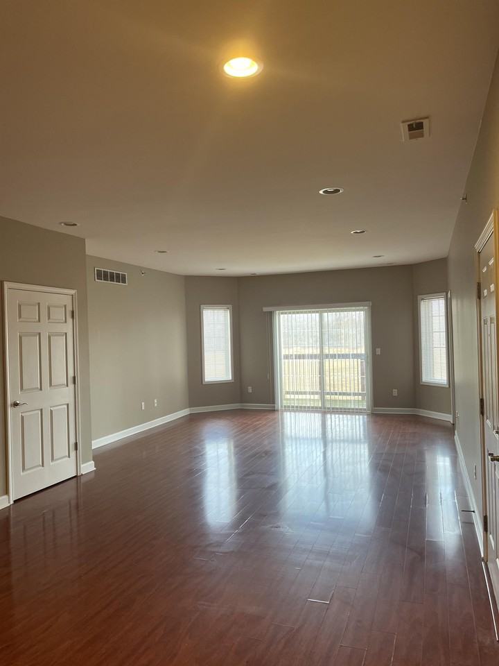 7468 Lions Gate Pkwy #7468 - Photo 2 of 11