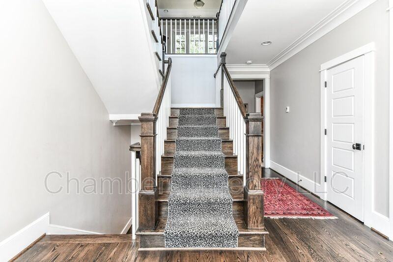 215 N Van Buren St - Photo 4 of 50