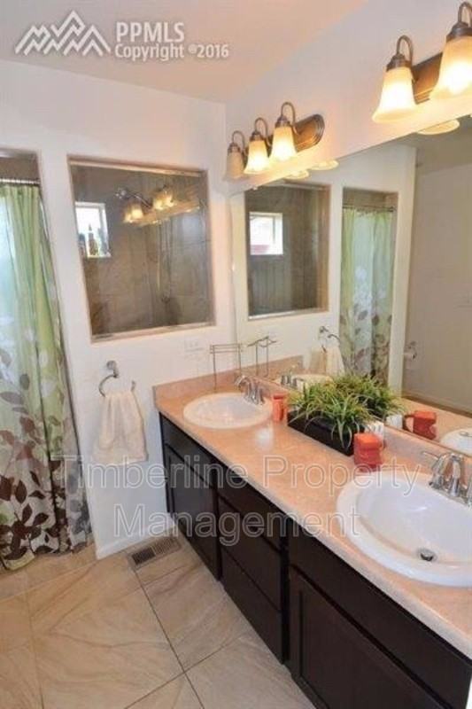 8075 Longleaf Ln - Photo 7 of 13