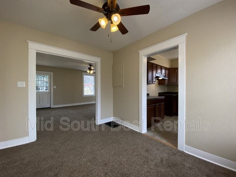 3552 Thomas St - Photo 2 of 7