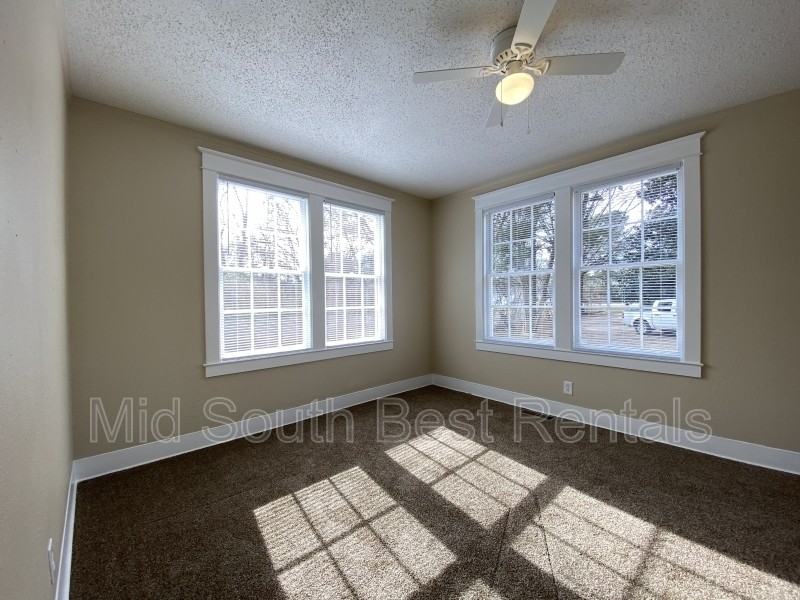 3552 Thomas St - Photo 3 of 7