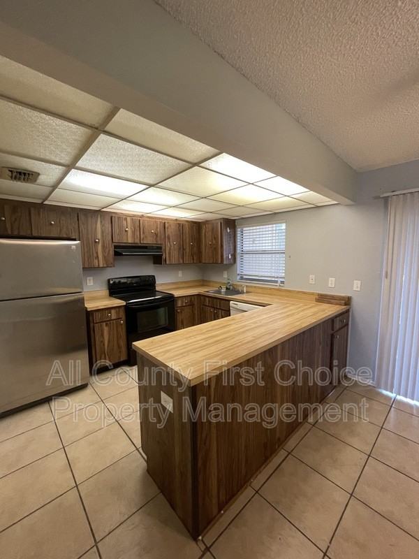 9949 87th St - Photo 3 of 10