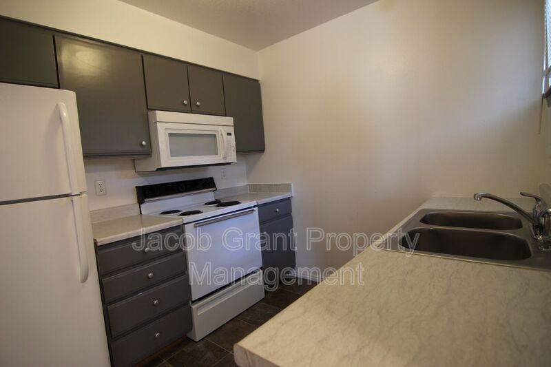 639 Hoopes Ave #3 - Photo 4 of 14