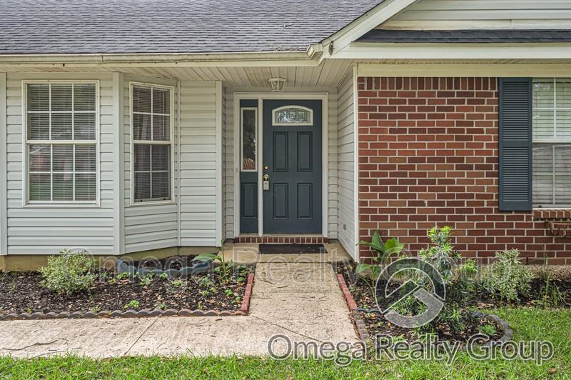 1380 Lexington Way - Photo 6 of 34