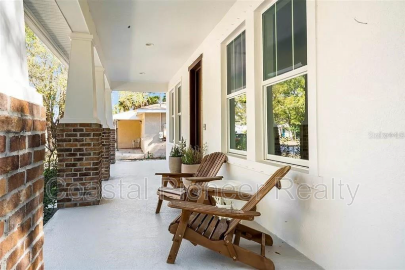 1738 W Spruce St - Photo 4 of 41