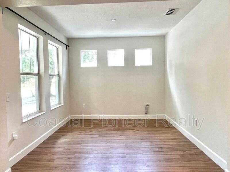 1738 W Spruce St - Photo 6 of 41