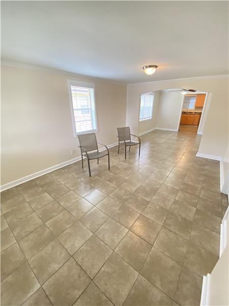 922 Bowden St - Photo 2 of 11