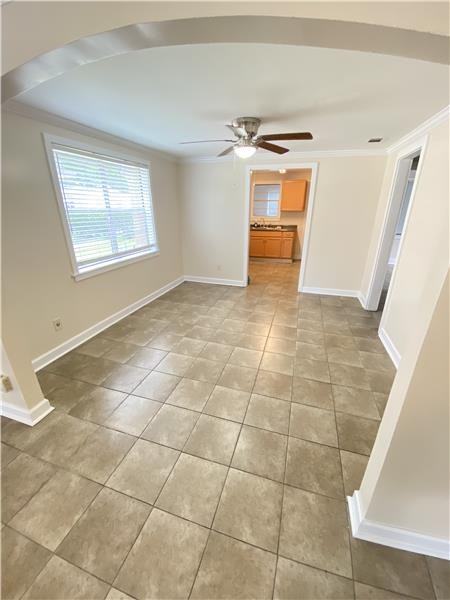 922 Bowden St - Photo 3 of 11