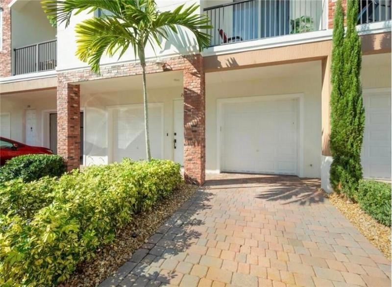 10560 Sw Stephanie Way - Photo 2 of 23