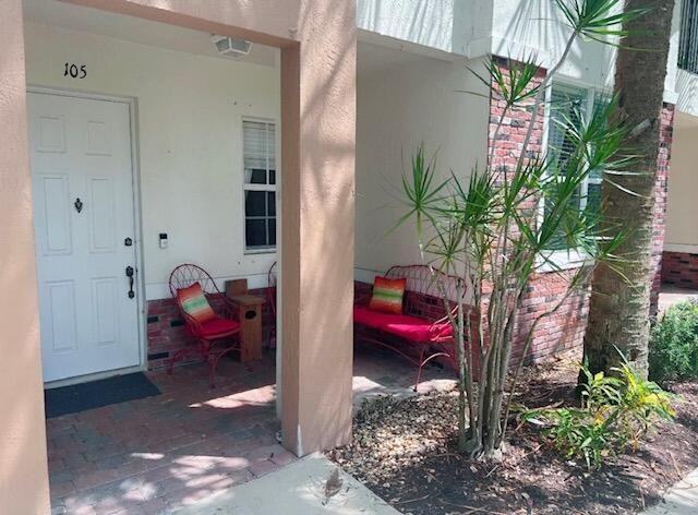 10560 Sw Stephanie Way - Photo 3 of 23