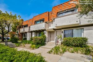 featured image of 27907 Ridgecove Ct N