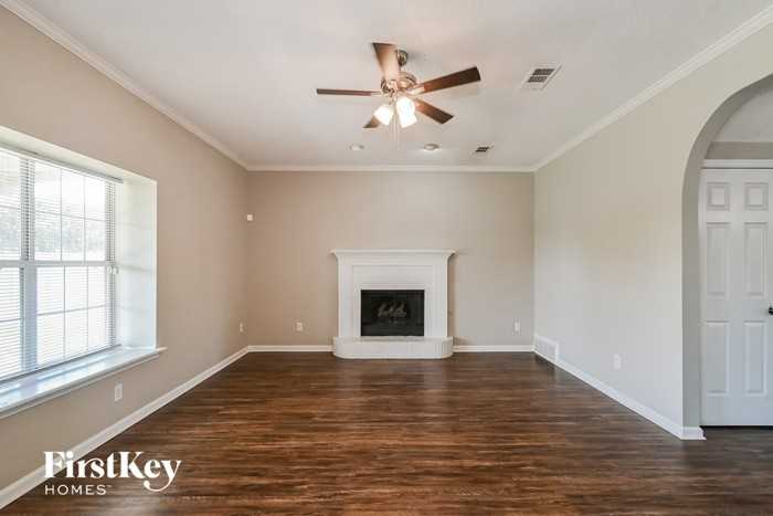 7339 Confederate Cir S - Photo 3 of 15