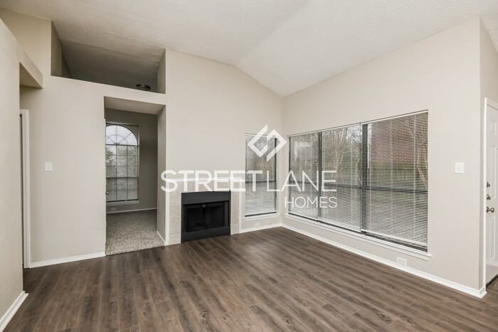 6505 Devine Dr - Photo 3 of 15