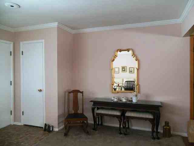 425 Artell St - Photo 2 of 16