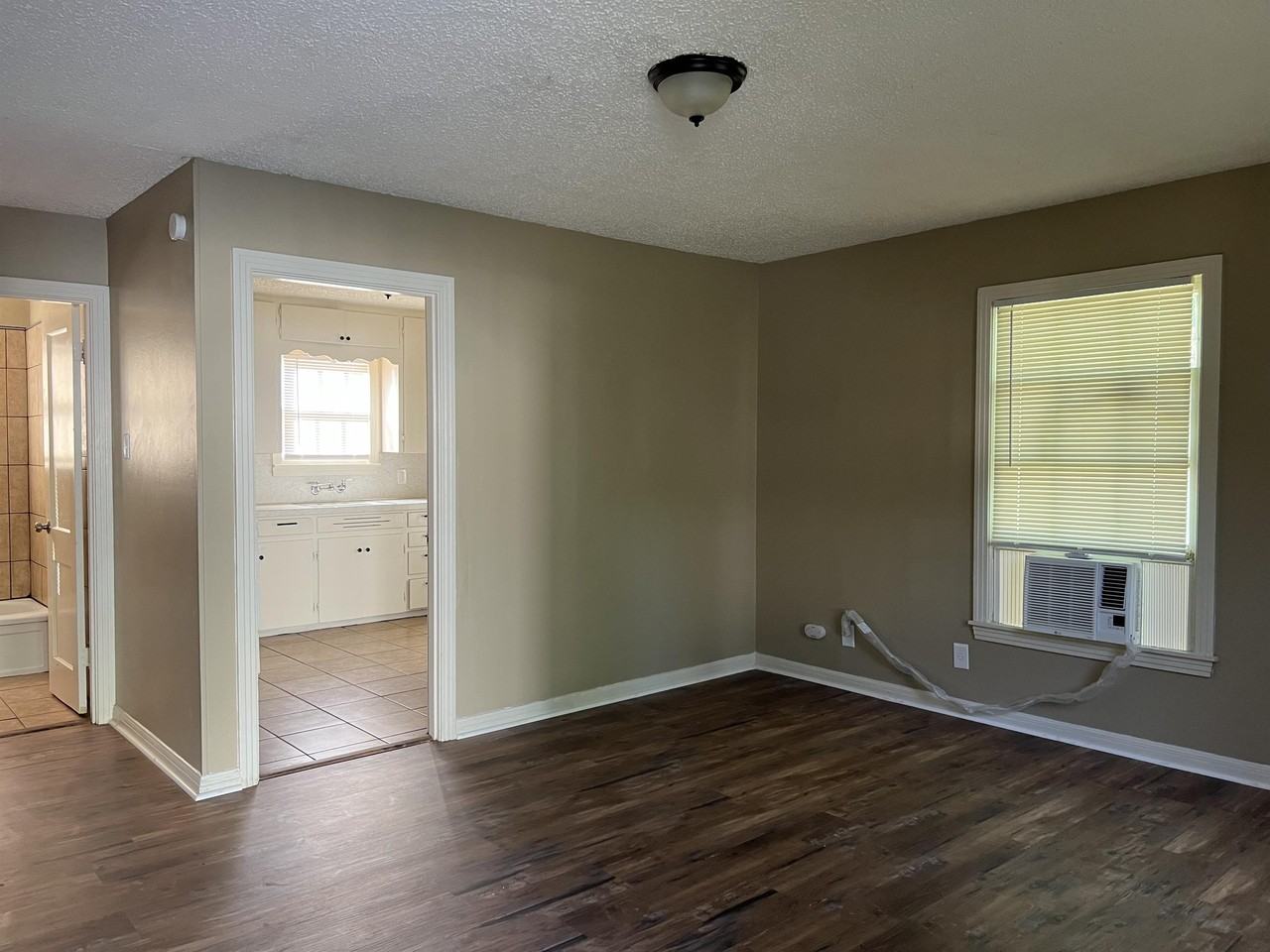 1018 French St #1 - Photo 2 of 4