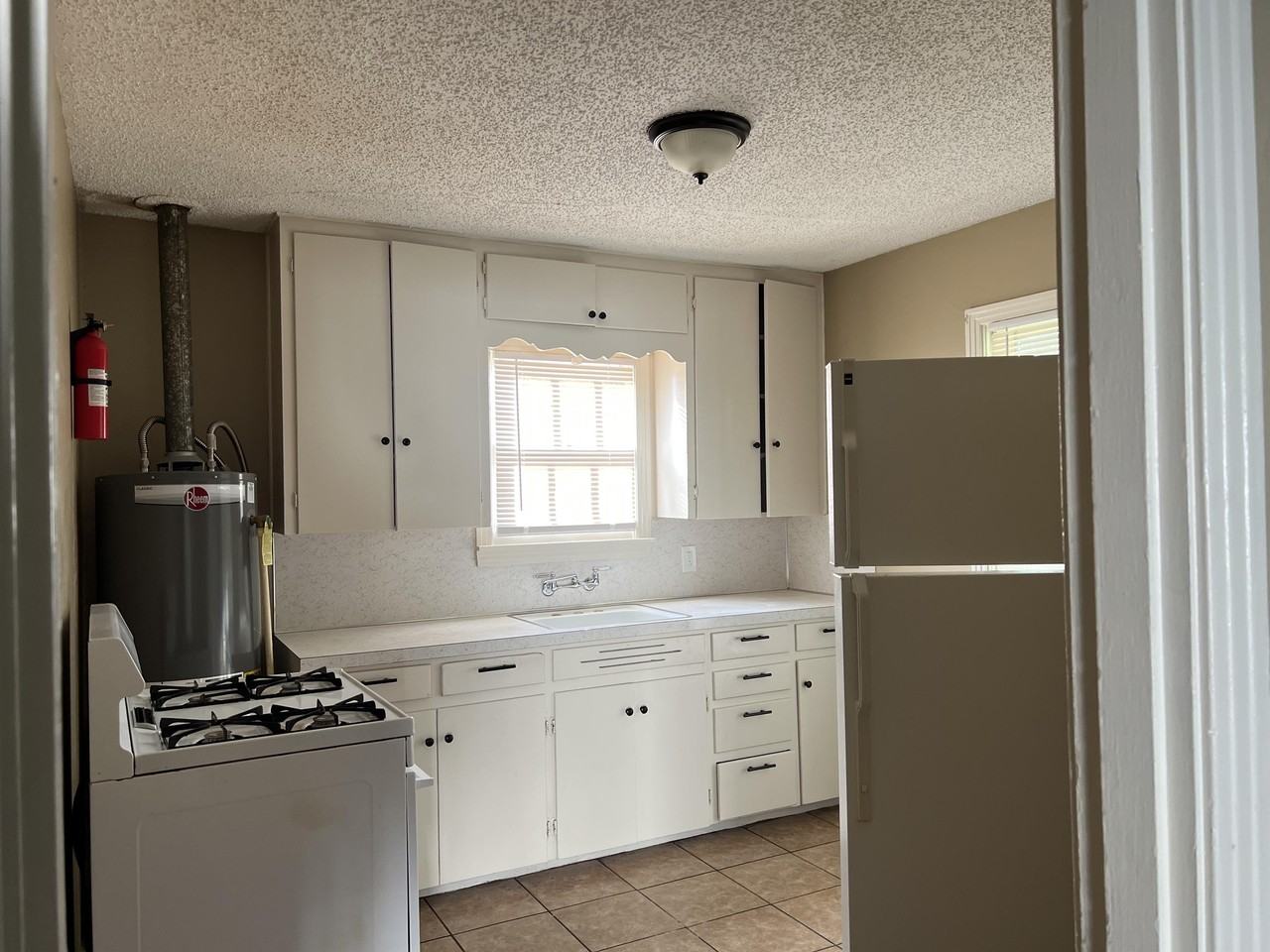 1018 French St #1 - Photo 3 of 4