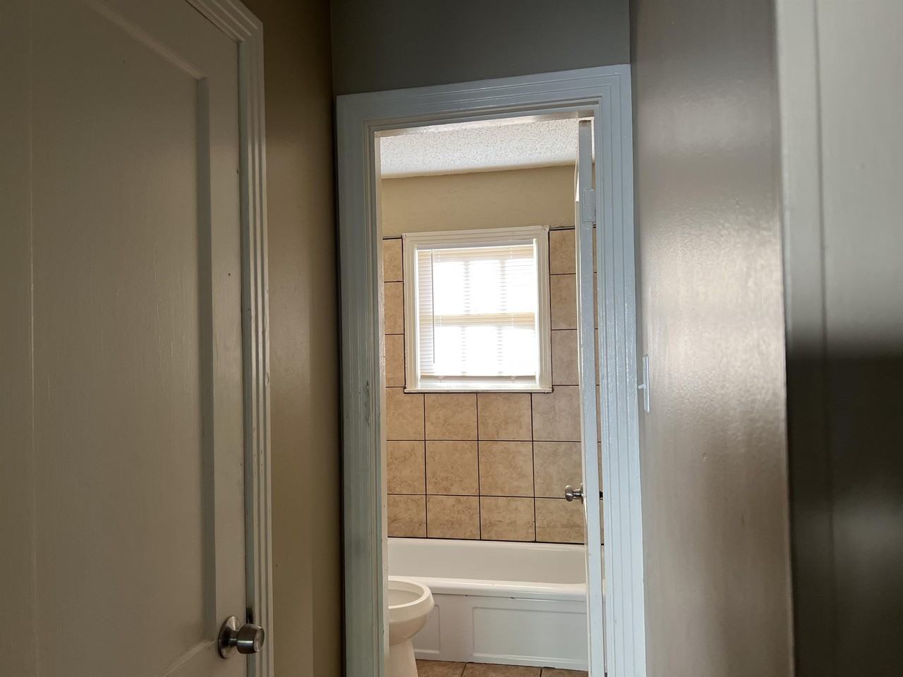 1018 French St #1 - Photo 4 of 4