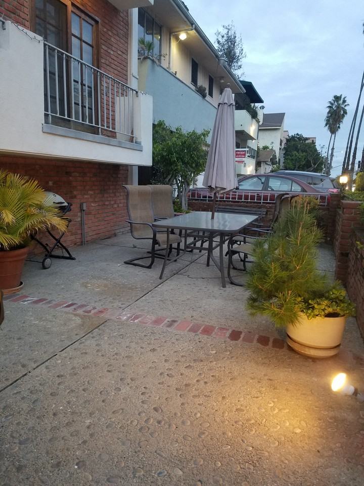 1123 Lincoln Boulevard - Photo 3 of 3
