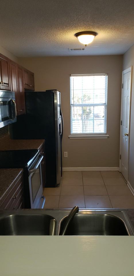 4728 Brookwood Dr #1 - Photo 5 of 20